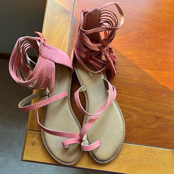 Forever Toe Ring Flay Sandals - Coral — NEW - Picture 3 of 7